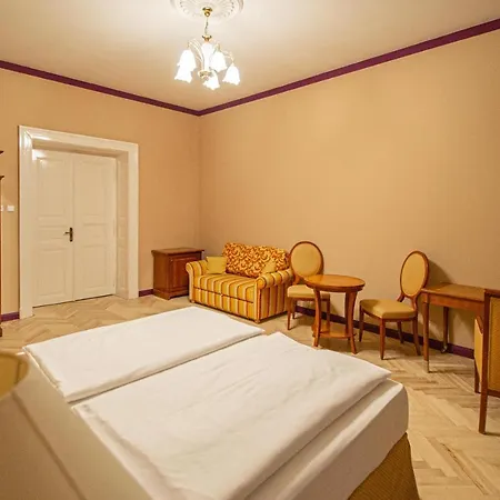 4 Bedrooms 130M2 Apartment At The Main City Square Prague Exterior photo