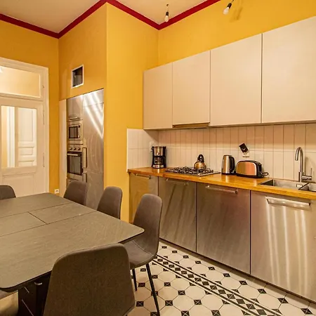 4 Bedrooms 130M2 Apartment At The Main City Square Prague Exterior photo