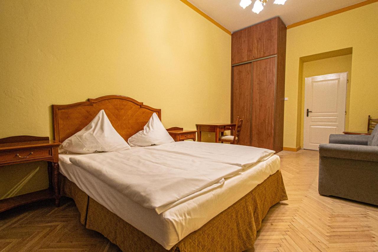 Апартаменты 4 Bedrooms 130m2 At The Main Square *