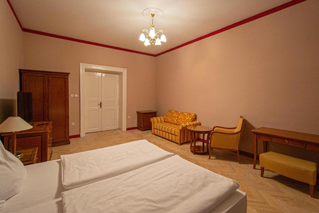 4 Bedrooms 130m2 At The Main Square Apartmán